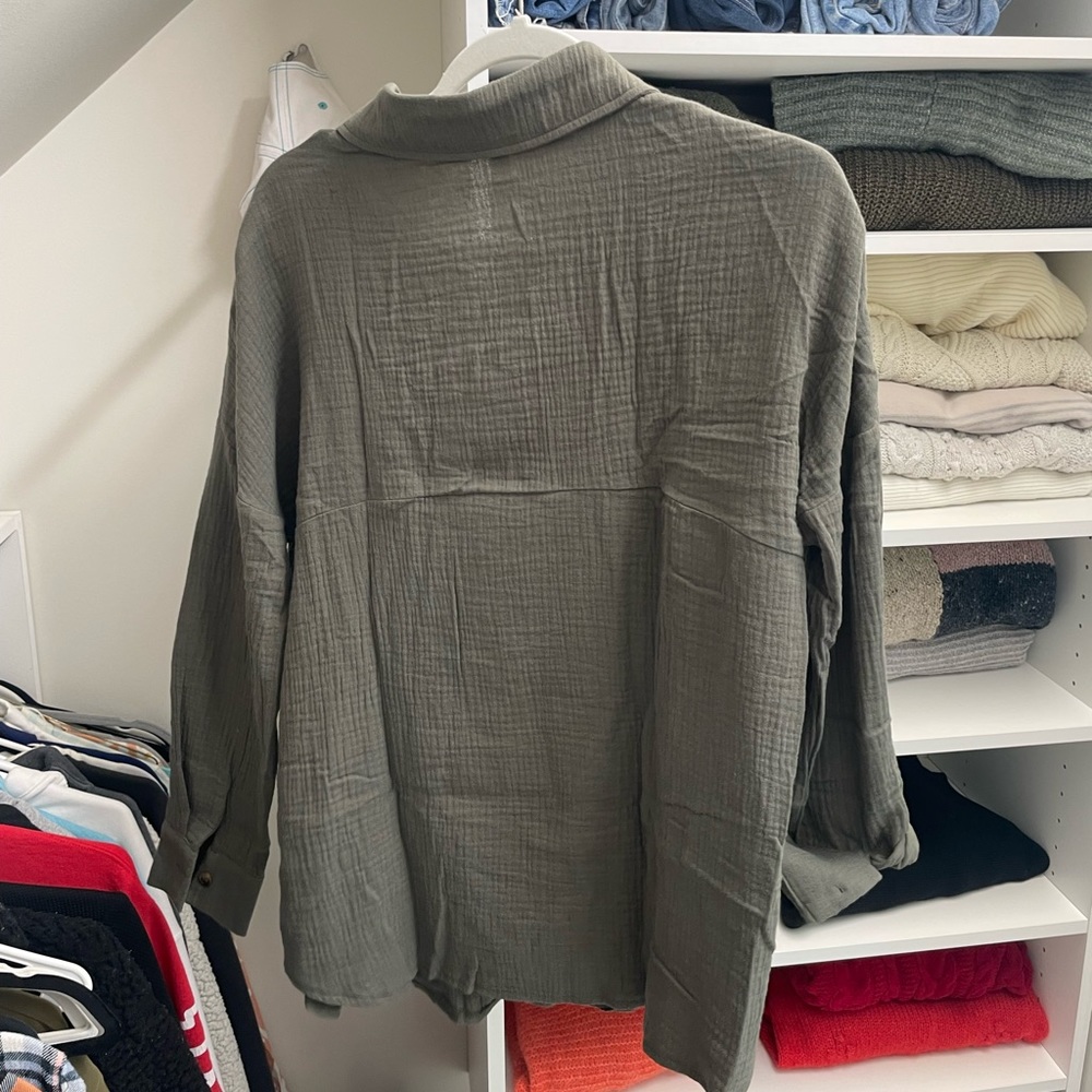 ASEW green button down top - Picture 2 of 3